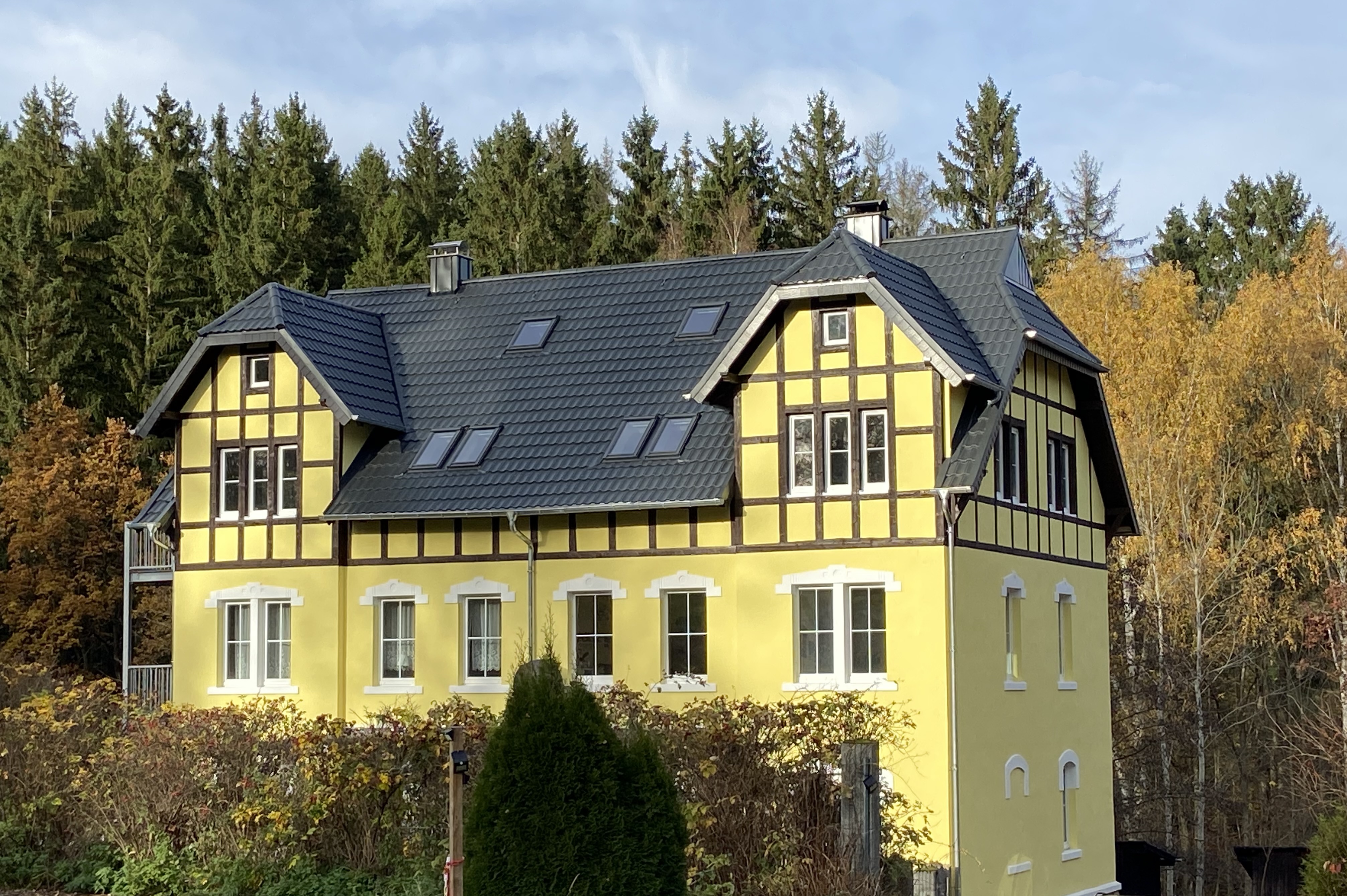 Ueber_Uns_Hausfoto-Kopie Über Uns